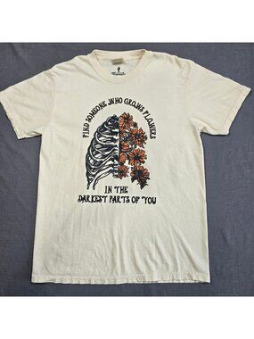 Find Someone Who Grows Flowers Graphic T-Shirt Medium 100% Cotton Ivory